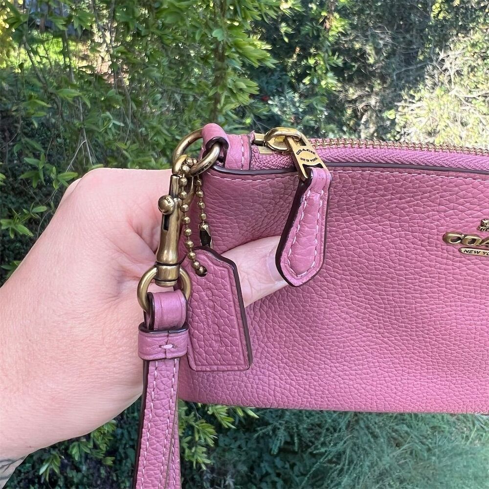 COACH Women's Small Pink Leather Wristlet with Gold Hardware 22952 AUTHENTIC - Picture 4 of 7